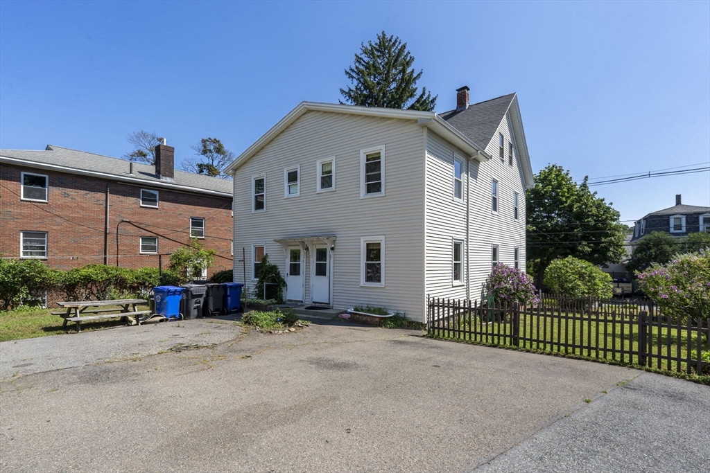 28 Forest St
