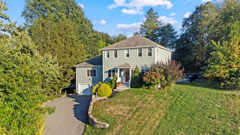 4 Woodsom Dr. Amesbury MA 01913