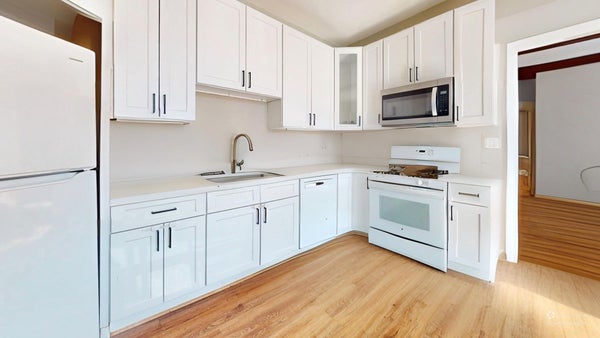 12 LYMAN ST APT 1, WALTHAM, MA 02452 - Image 9d19cffdcb9dbad4565f25dcebceffac/2572560428