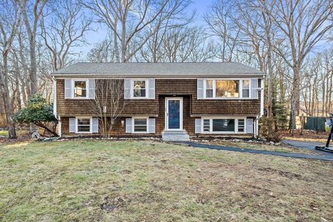 Photo of 38 Winthrop Dr, Marshfield, MA 02050 (MLS # 73468792)
