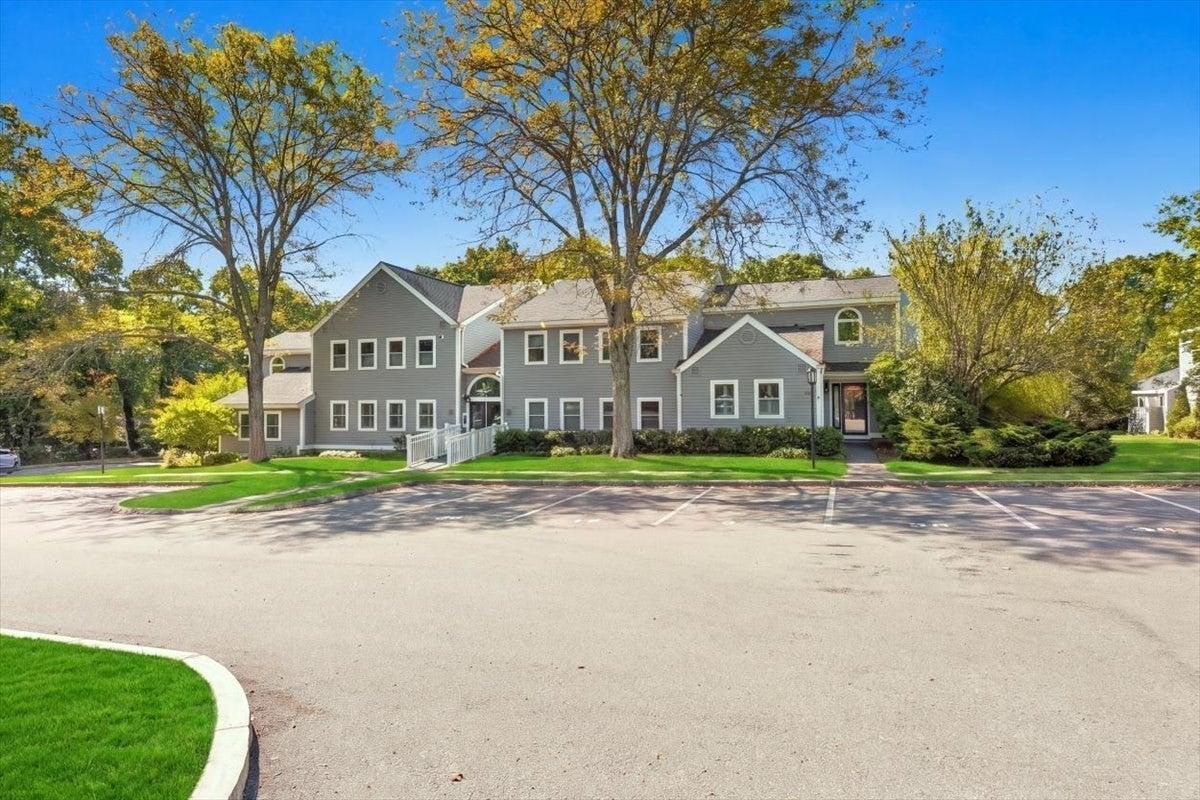 1905 Hockley Drive #1905, Hingham, MA Photo #3