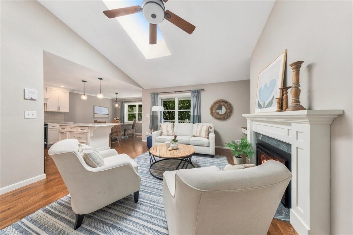 1905 Hockley Drive #1905, Hingham, MA Photo #1