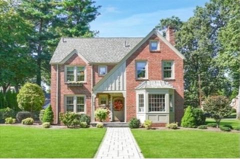 Photo of 70 Dover St, Longmeadow, MA 01106 (MLS # 73536120)