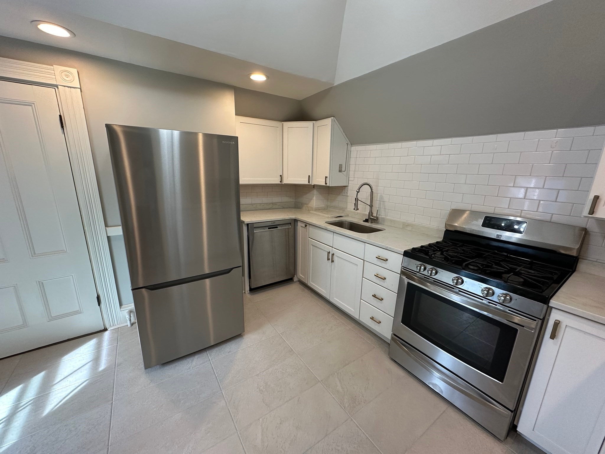 18 Maple Street #1, Watertown, MA Photo #2