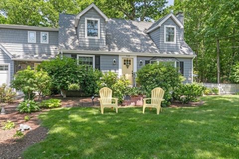 546 Towne St North Attleboro MA 02760