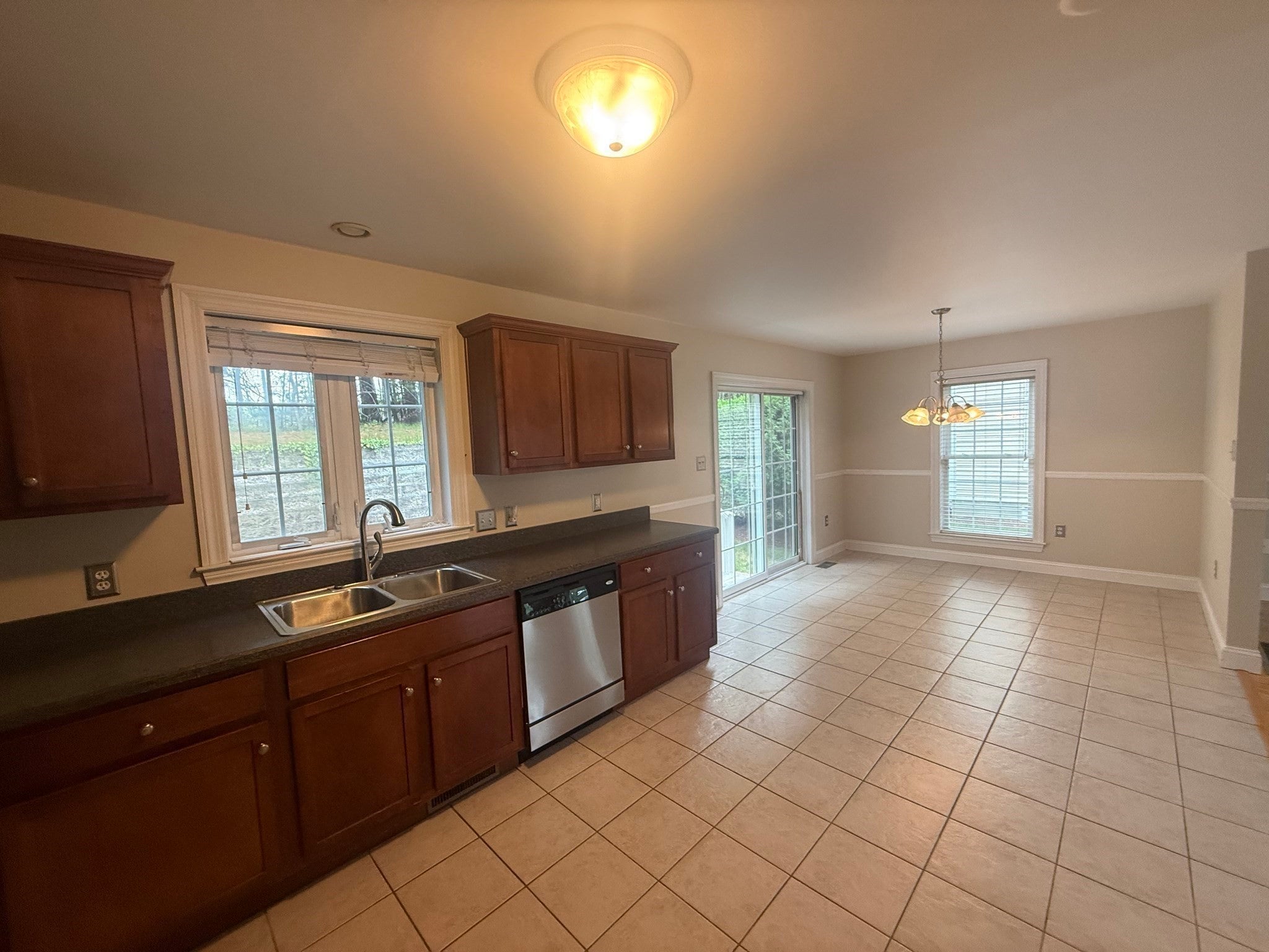 204 Center St 9