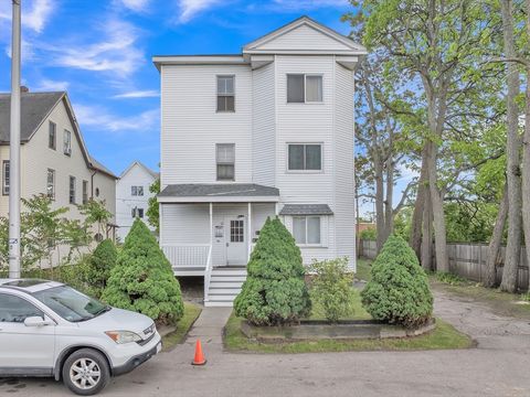11 Nixon Ave Worcester MA 01603