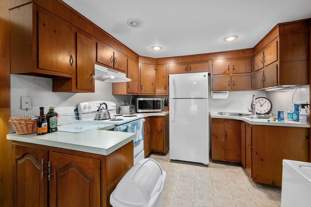 53 School St, Barnstable, MA, 53 School St, Barnstable, MA Photo #17