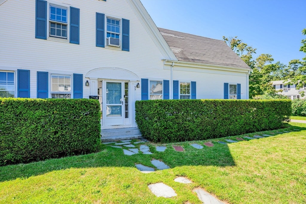 53 School St, Barnstable, MA, 53 School St, Barnstable, MA Photo #2