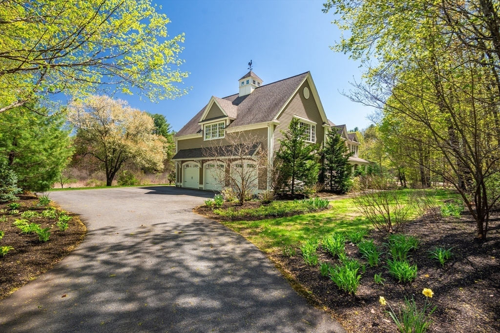 33 Old Concord Rd