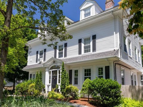 Photo of 12 Appleby Rd #2L, Wellesley, MA 02482 (MLS # 73505798)