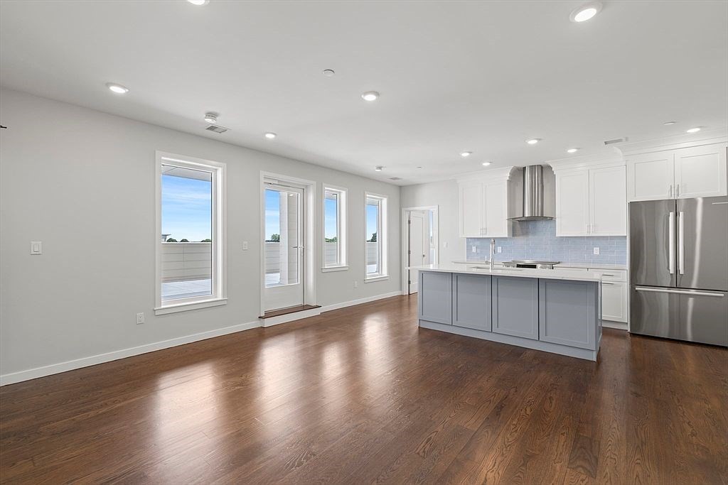 267 Old Colony Ave 507