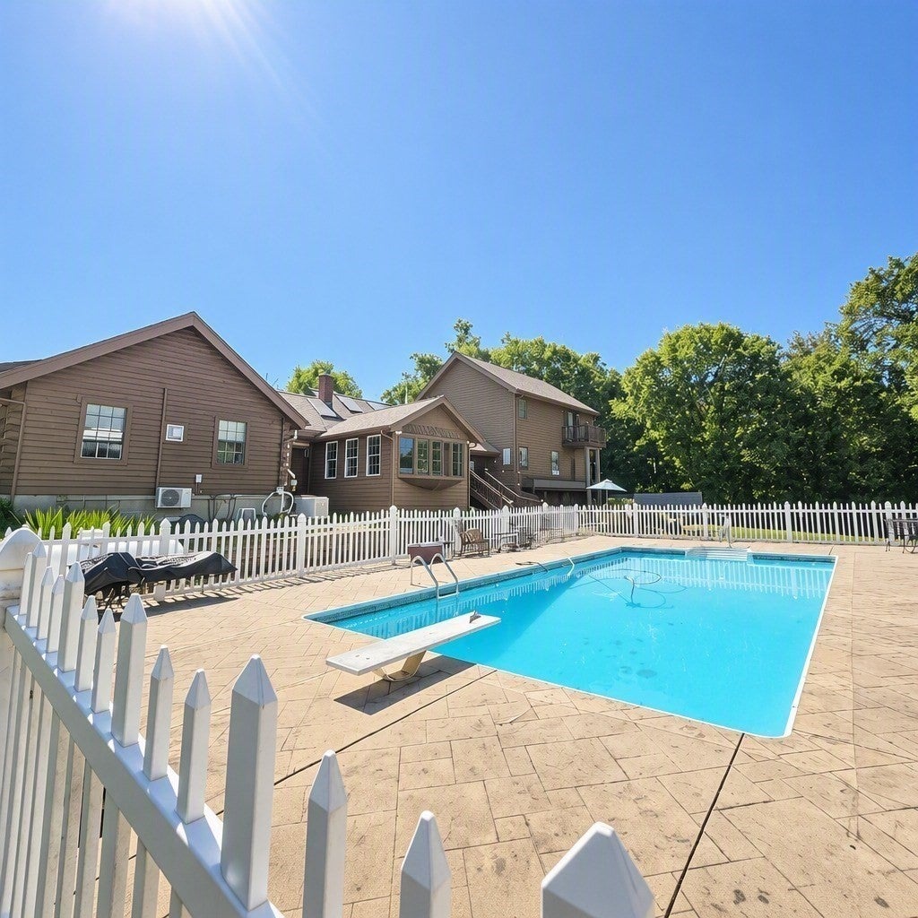 8 Hillsville Rd, North Brookfield, MA, 8 Hillsville Rd, North Brookfield, MA Photo #8