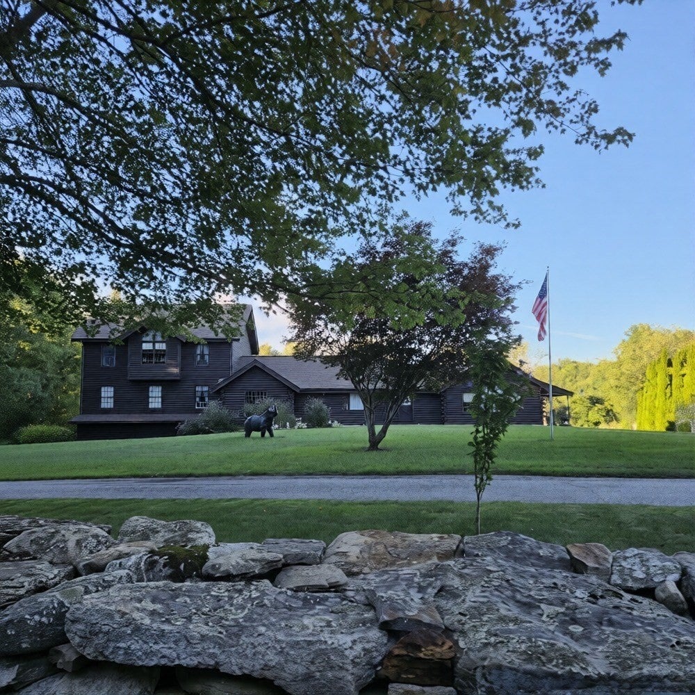 Photo of 8 Hillsville Rd, North Brookfield, MA