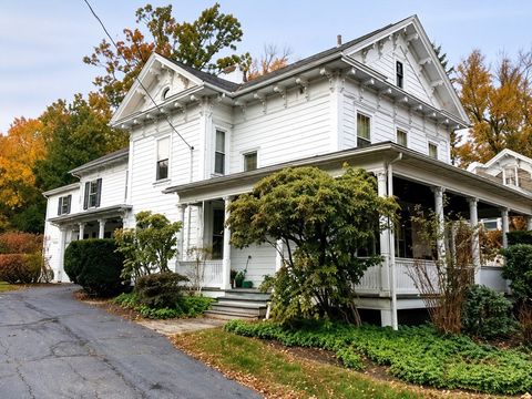 Photo of 90 North Prospect Street #2, Amherst, MA 01002 (MLS # 73545932)