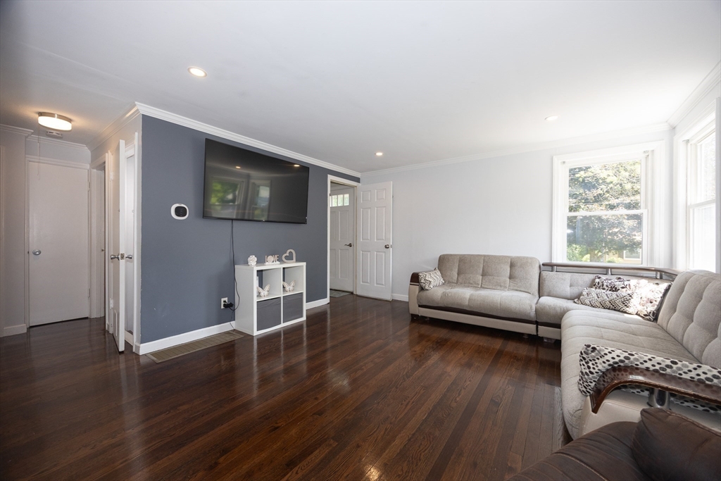 14 Adams Rd