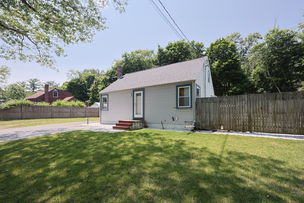14 Adams Rd