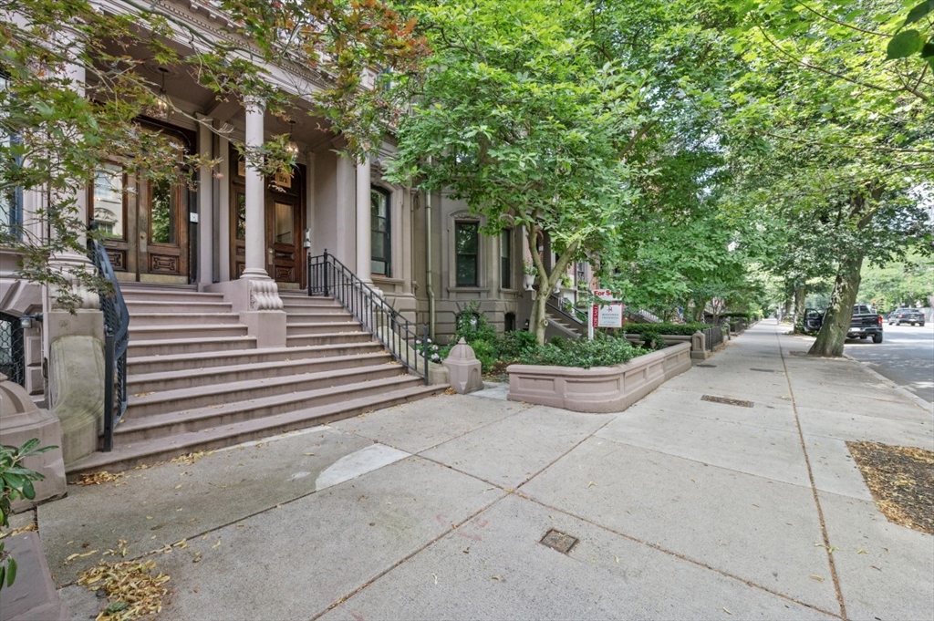 171 Beacon St B2