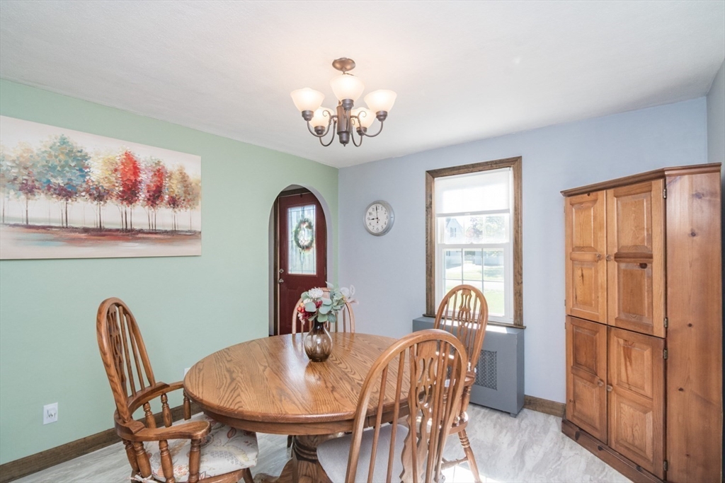 77 Lindbergh Blvd, Westfield, MA Photo #9