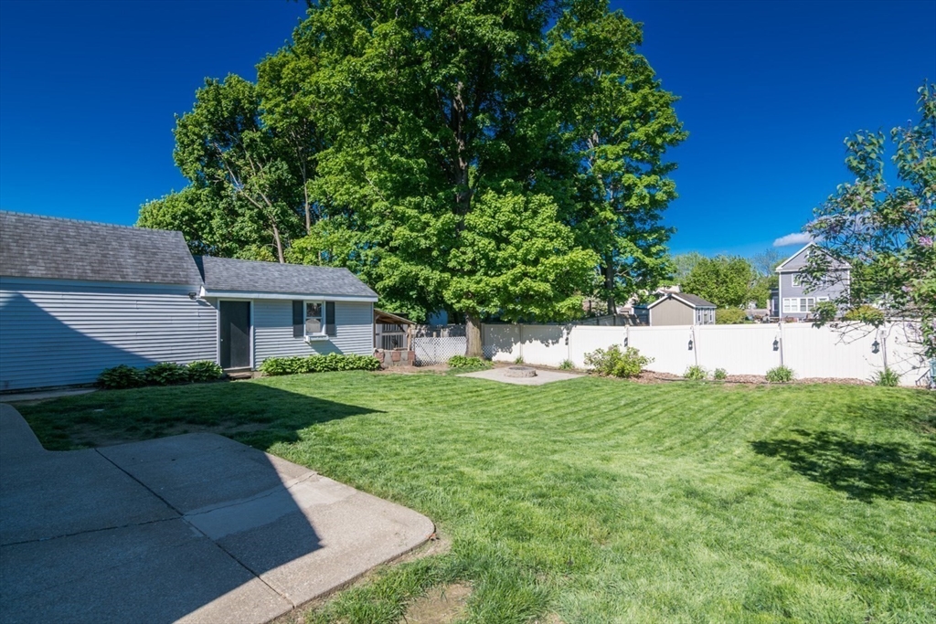77 Lindbergh Blvd, Westfield, MA Photo #29