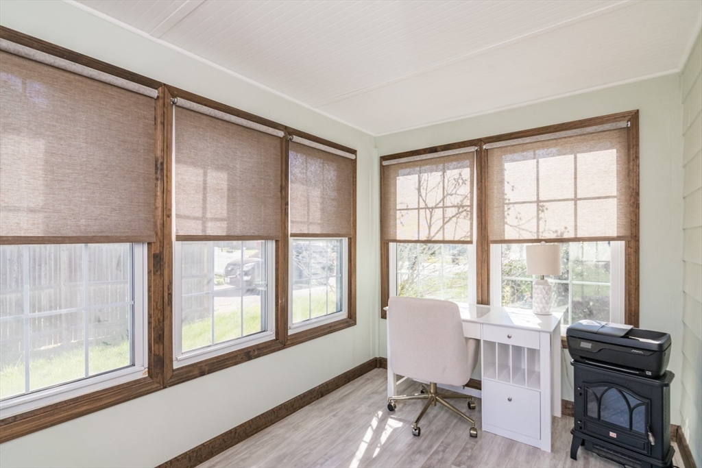 77 Lindbergh Blvd, Westfield, MA Photo #12