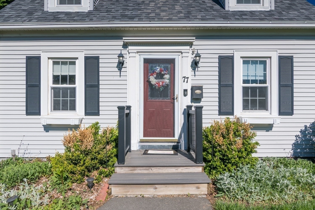 77 Lindbergh Blvd, Westfield, MA Photo #2