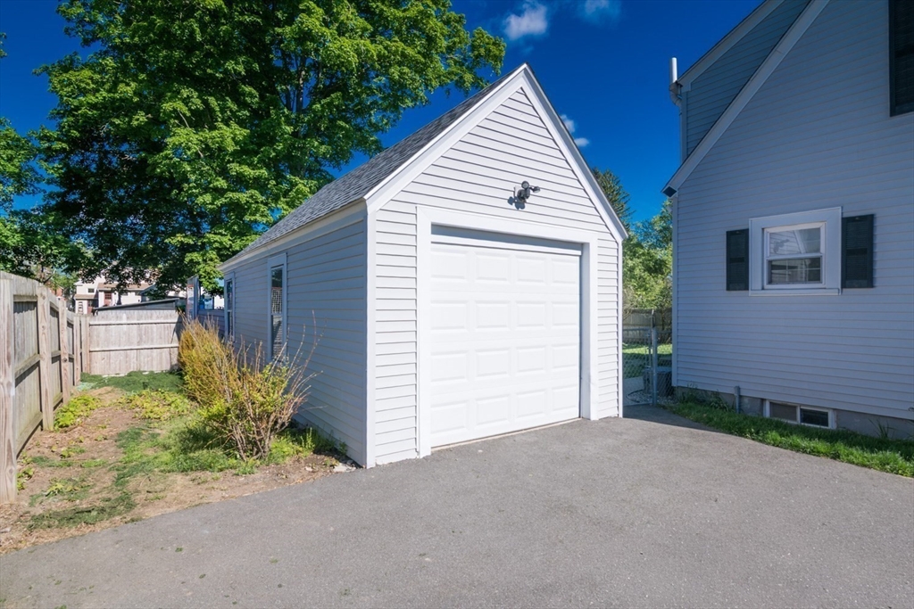 77 Lindbergh Blvd, Westfield, MA Photo #27