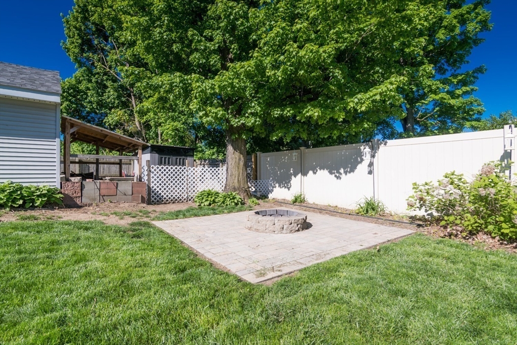 77 Lindbergh Blvd, Westfield, MA Photo #26