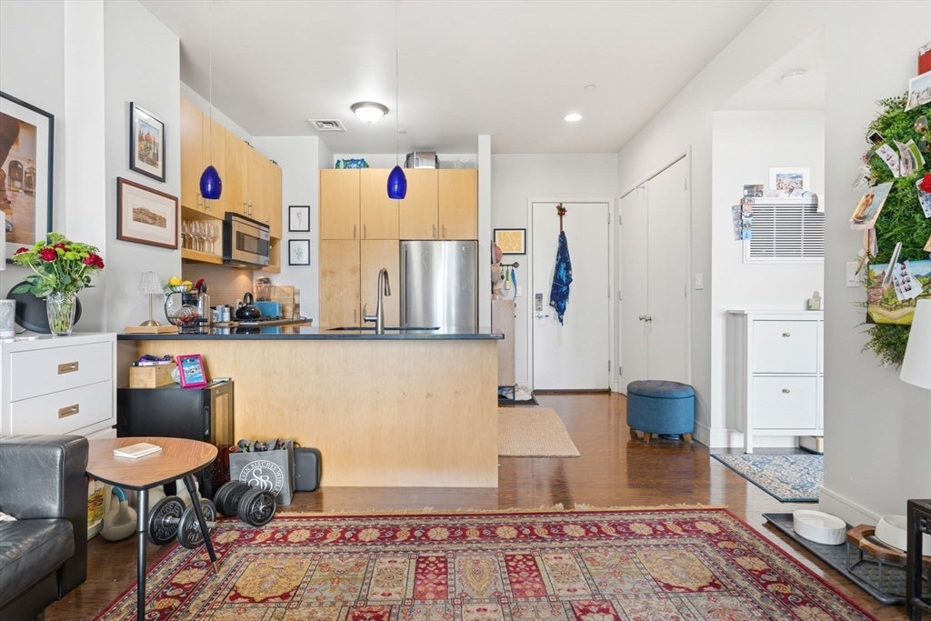 700 Harrison Ave 613
