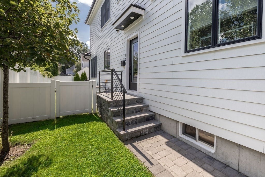 167 Chapel St #167, Newton, MA, 167 Chapel St #167, Newton, MA Photo #28