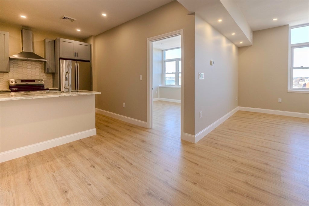 340 Main St 703