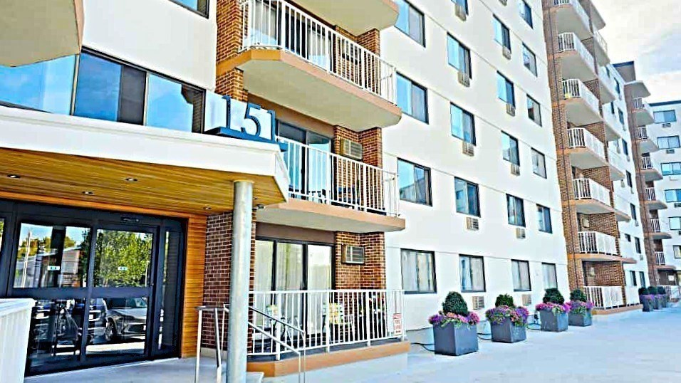 151 Coolidge Avenue 404