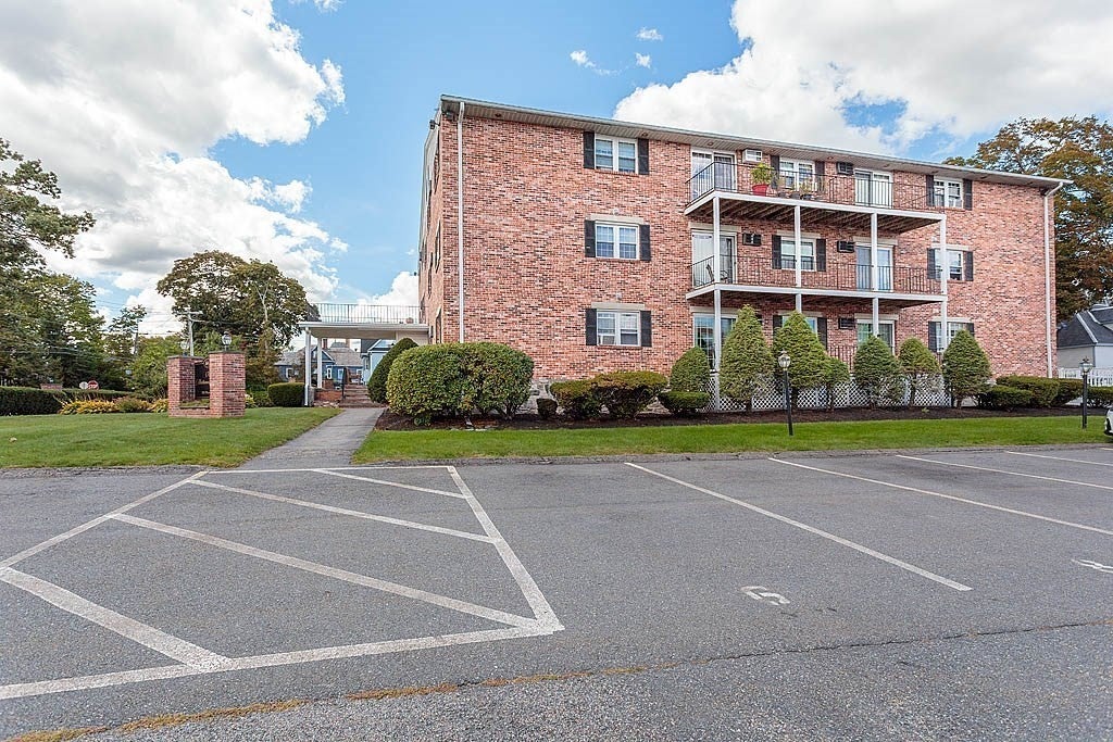 305 Pine St #6, Lowell, MA, 305 Pine St #6, Lowell, MA Photo #18