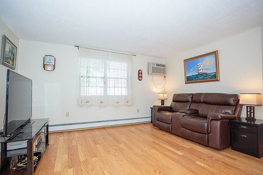 305 Pine St #6, Lowell, MA, 305 Pine St #6, Lowell, MA Photo #8
