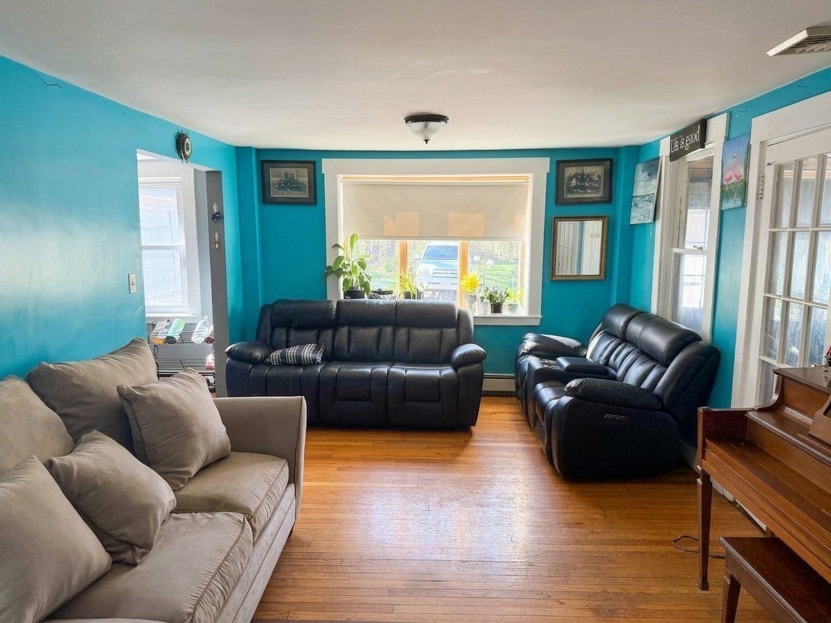 84 East ST, Foxboro, MA Photo #2