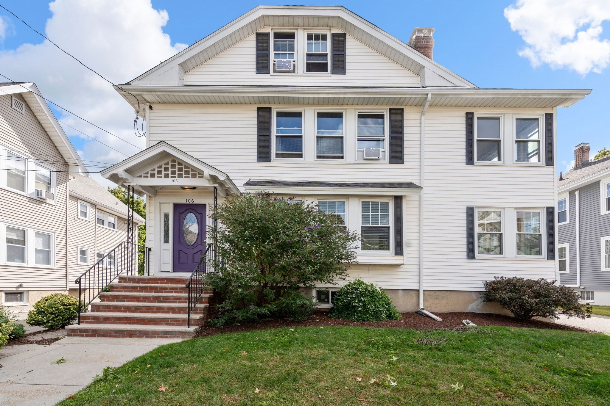Photo of 106 Poplar St, Watertown, MA