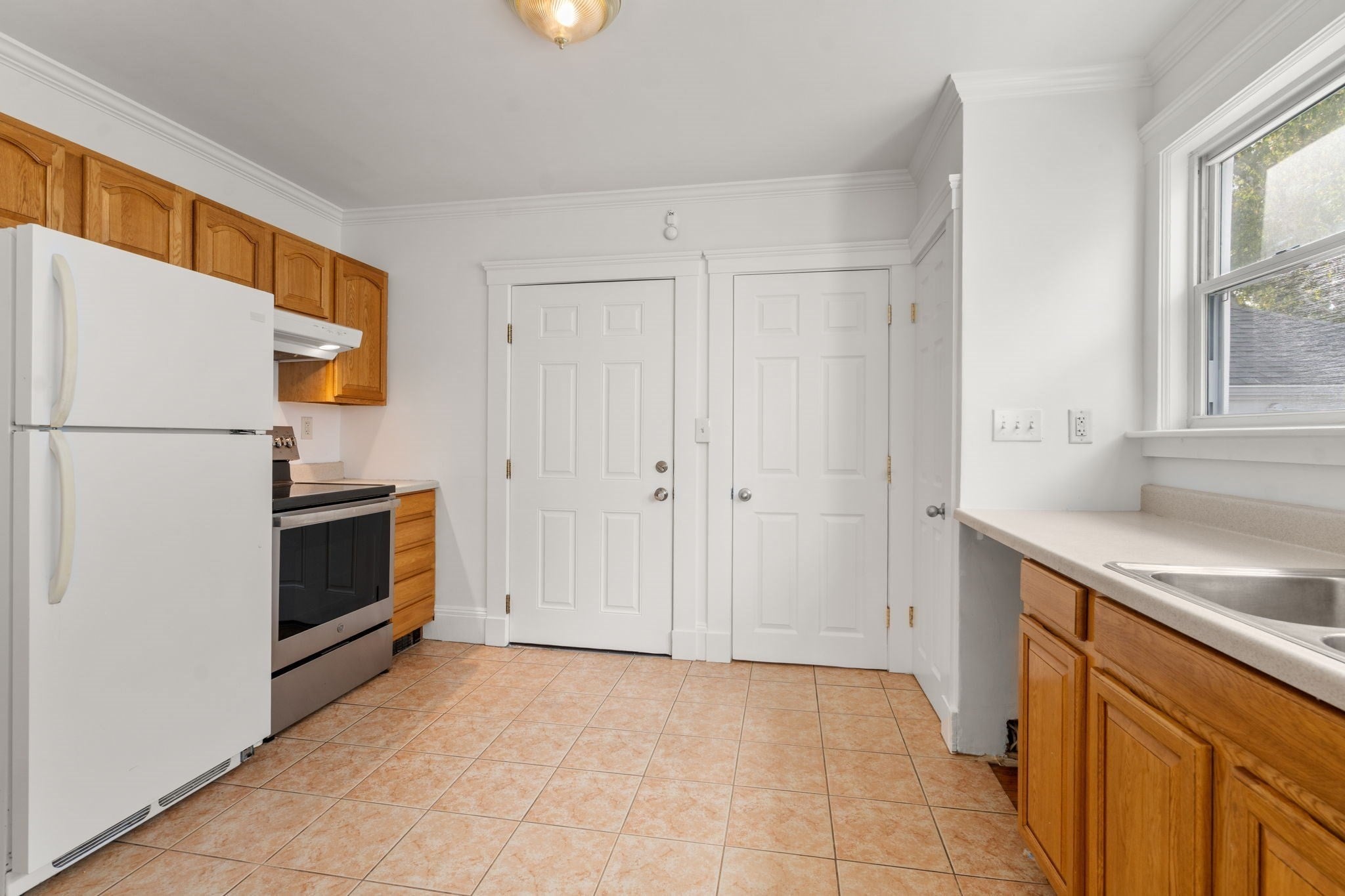 106 Poplar St #1, Watertown, MA Photo #7