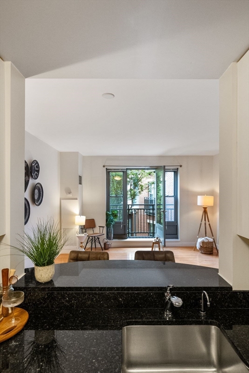 519 Harrison Ave D421