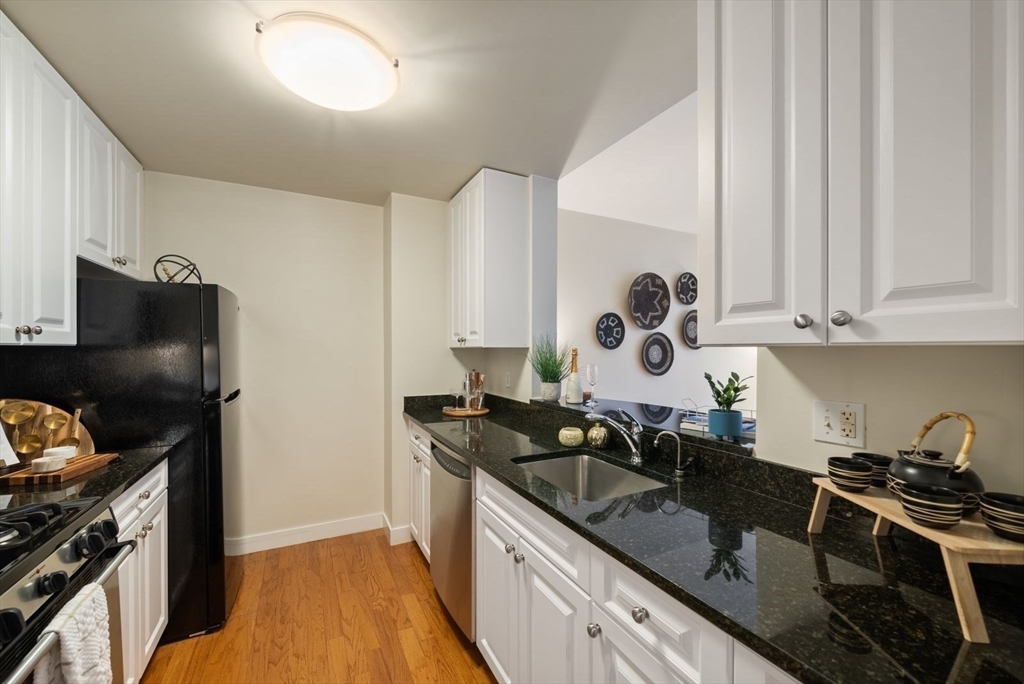 519 Harrison Ave D421