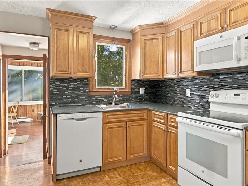 5 Donegal Rd, Peabody, MA Photo #4