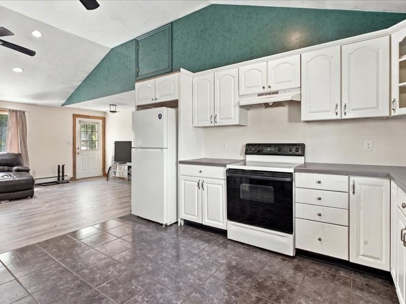 5 Donegal Rd, Peabody, MA Photo #24