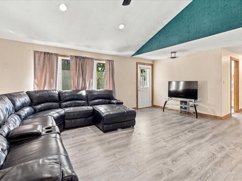 5 Donegal Rd, Peabody, MA Photo #22