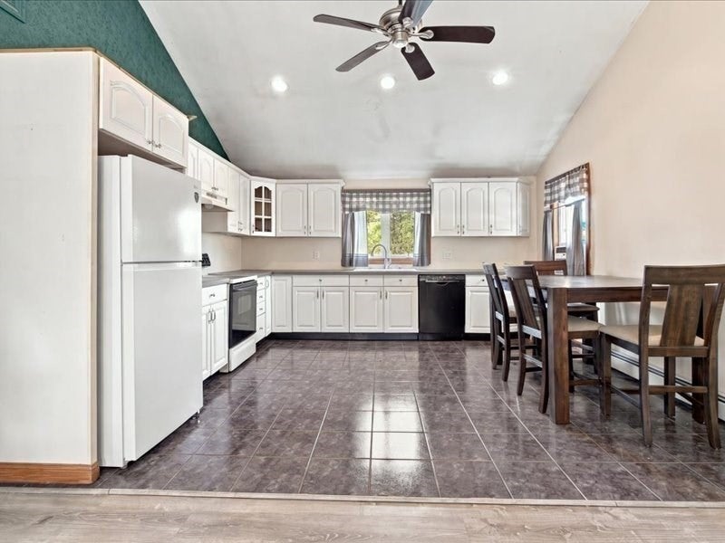 5 Donegal Rd, Peabody, MA Photo #19