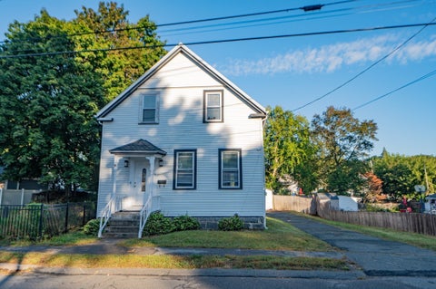 Photo of 19 Lynn St, Peabody, MA 01960 (MLS # 73581896)