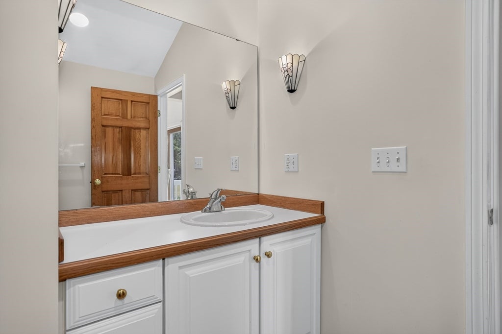 15 Burbank Ln, Lancaster, MA, 15 Burbank Ln, Lancaster, MA Photo #15