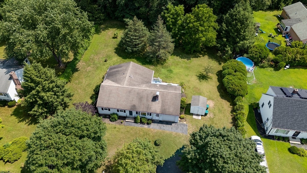 15 Burbank Ln
