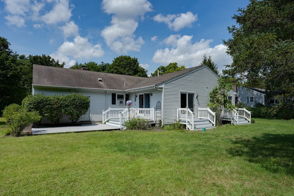 15 Burbank Ln