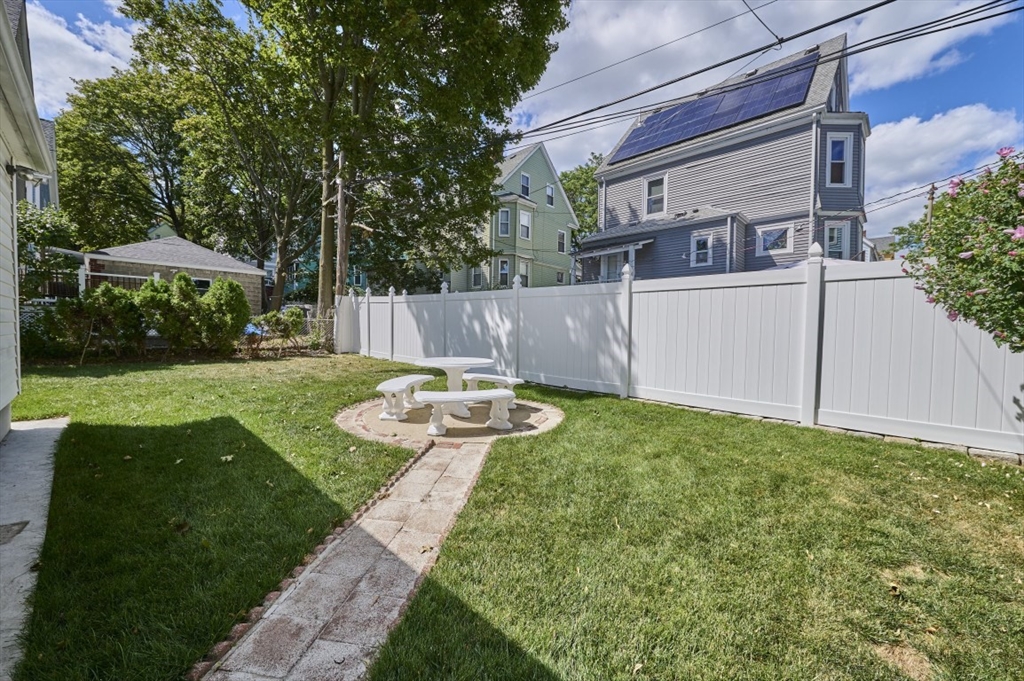 16 Oakley St