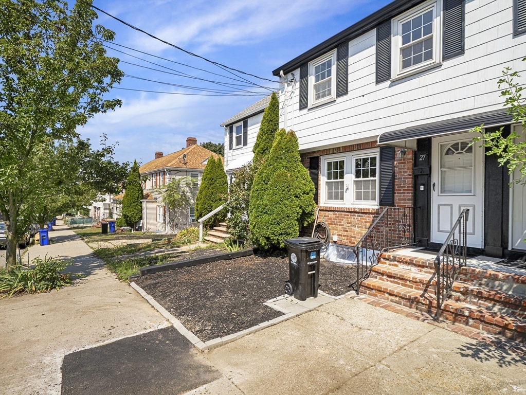 27 Wyllis Ave
