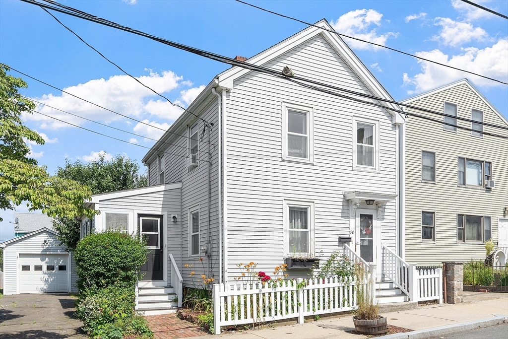 50 Tracey St